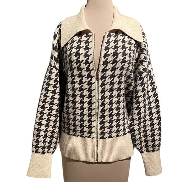 LOFT Sweaters - Loft Outlet Women's Houndstooth Grey/Cream Zip-Up Cardigan, Size XL EUC